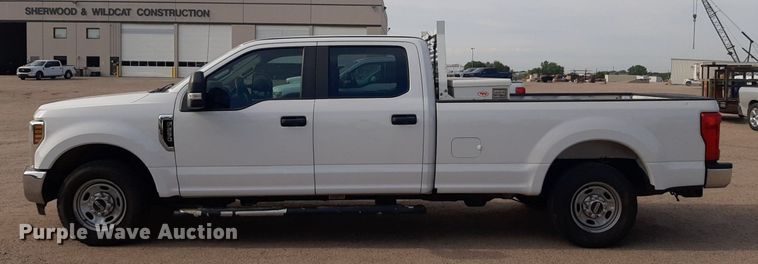 image for item NU9824 2019 Ford F250 Super Duty XL Crew Cab pickup truck