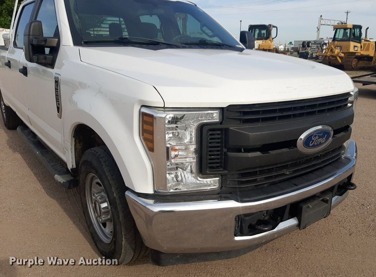 image for item NU9824 2019 Ford F250 Super Duty XL Crew Cab pickup truck