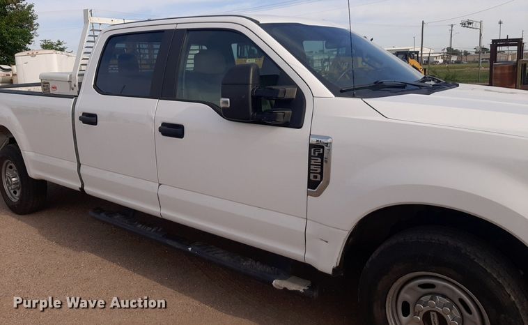 image for item NU9824 2019 Ford F250 Super Duty XL Crew Cab pickup truck