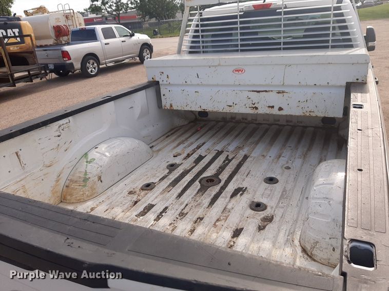 image for item NU9824 2019 Ford F250 Super Duty XL Crew Cab pickup truck