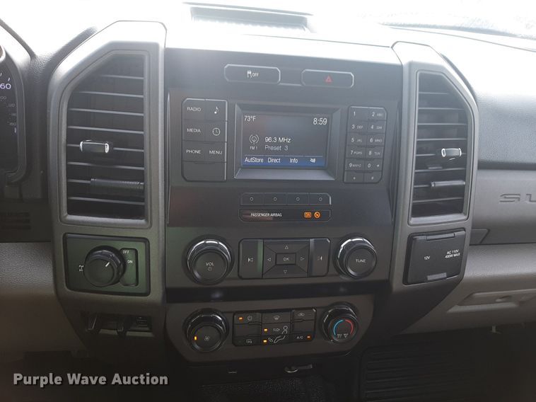 image for item NU9824 2019 Ford F250 Super Duty XL Crew Cab pickup truck