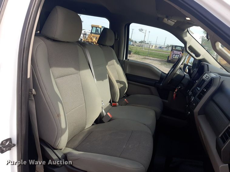 image for item NU9824 2019 Ford F250 Super Duty XL Crew Cab pickup truck