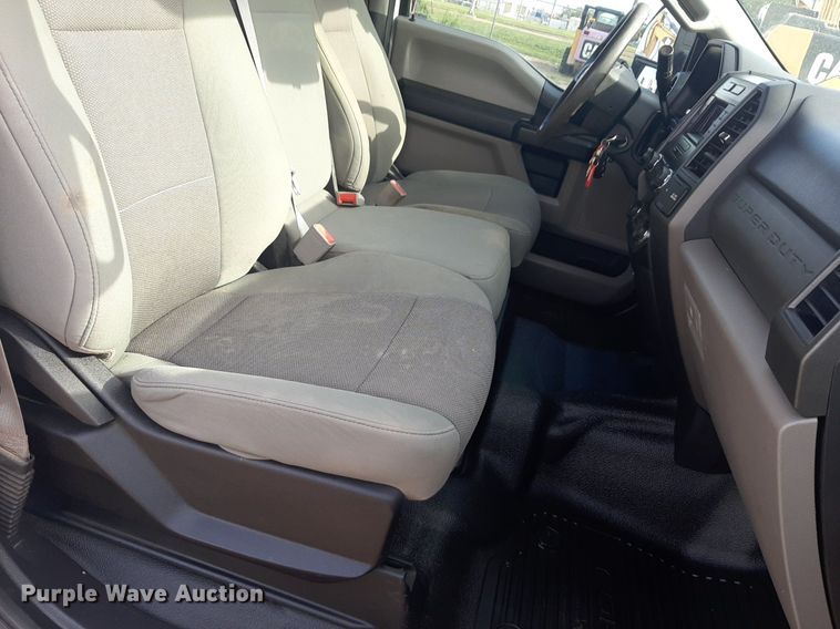 image for item NU9824 2019 Ford F250 Super Duty XL Crew Cab pickup truck