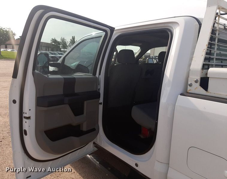 image for item NU9824 2019 Ford F250 Super Duty XL Crew Cab pickup truck