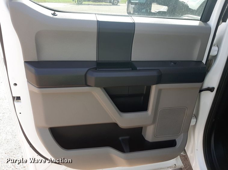 image for item NU9824 2019 Ford F250 Super Duty XL Crew Cab pickup truck