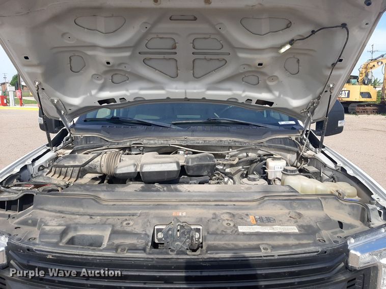 image for item NU9824 2019 Ford F250 Super Duty XL Crew Cab pickup truck