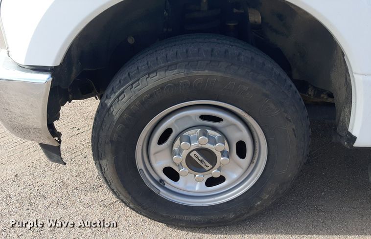 image for item NU9824 2019 Ford F250 Super Duty XL Crew Cab pickup truck