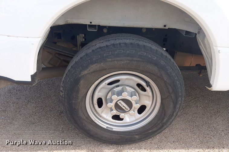 image for item NU9824 2019 Ford F250 Super Duty XL Crew Cab pickup truck