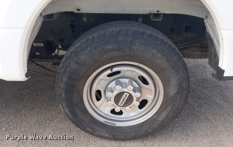 image for item NU9824 2019 Ford F250 Super Duty XL Crew Cab pickup truck