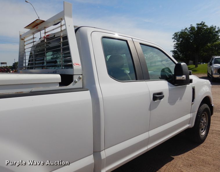 image for item NU9825 2020 Ford F250 Super Duty XL SuperCab pickup truck