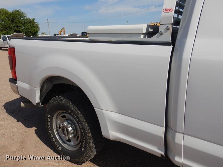 image for item NU9825 2020 Ford F250 Super Duty XL SuperCab pickup truck