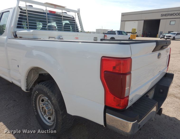 image for item NU9825 2020 Ford F250 Super Duty XL SuperCab pickup truck