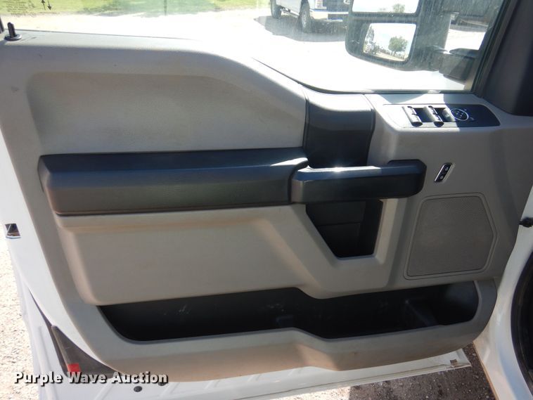 image for item NU9825 2020 Ford F250 Super Duty XL SuperCab pickup truck