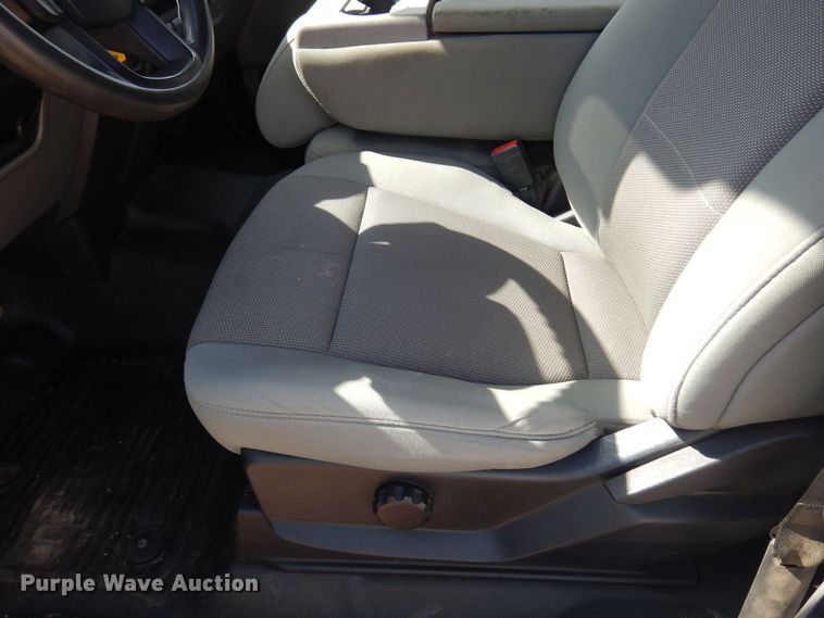 image for item NU9825 2020 Ford F250 Super Duty XL SuperCab pickup truck