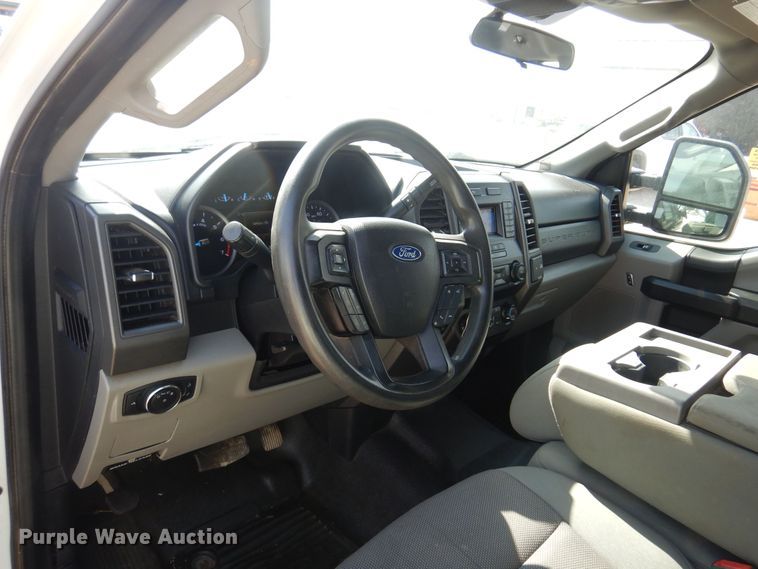 image for item NU9825 2020 Ford F250 Super Duty XL SuperCab pickup truck