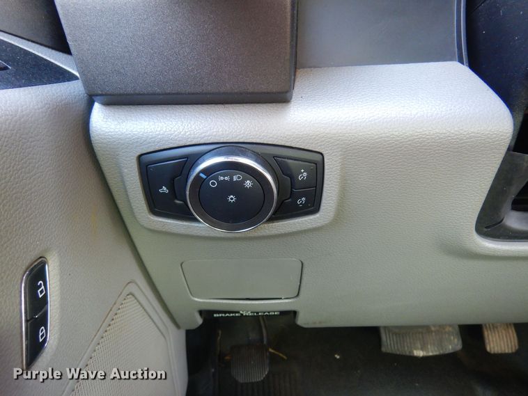 image for item NU9825 2020 Ford F250 Super Duty XL SuperCab pickup truck