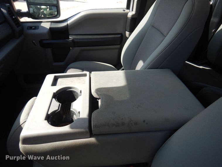 image for item NU9825 2020 Ford F250 Super Duty XL SuperCab pickup truck