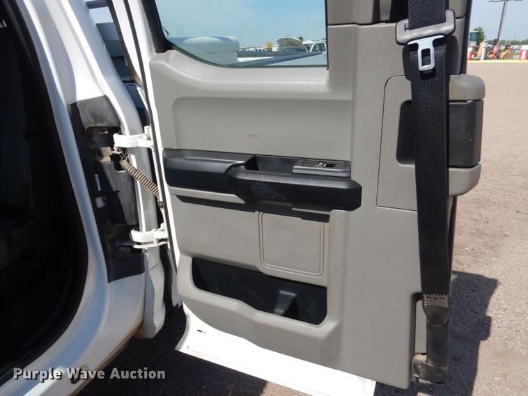 image for item NU9825 2020 Ford F250 Super Duty XL SuperCab pickup truck