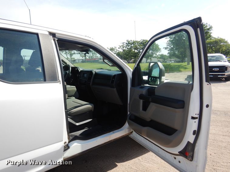 image for item NU9825 2020 Ford F250 Super Duty XL SuperCab pickup truck