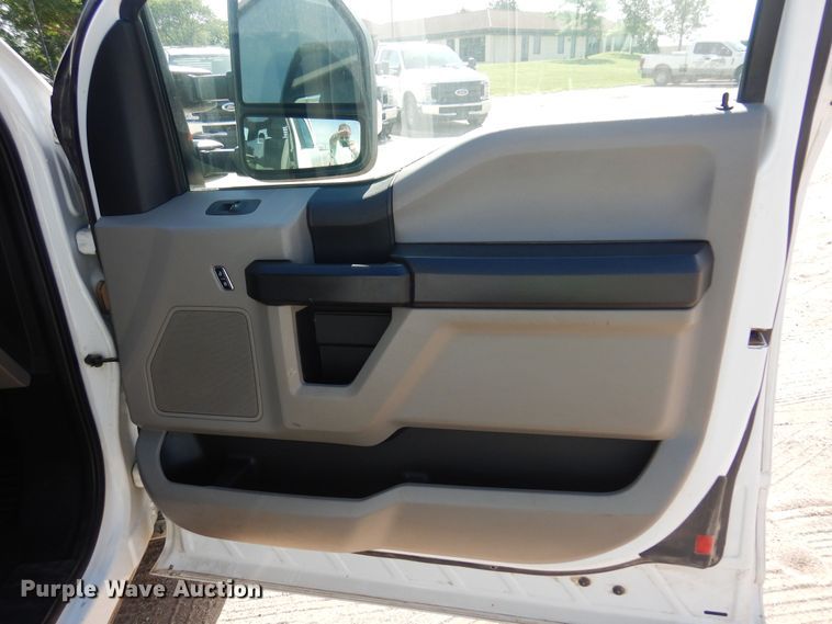 image for item NU9825 2020 Ford F250 Super Duty XL SuperCab pickup truck