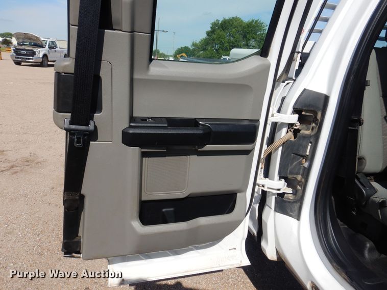 image for item NU9825 2020 Ford F250 Super Duty XL SuperCab pickup truck