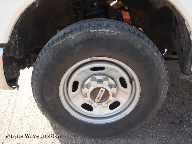 image for item NU9825 2020 Ford F250 Super Duty XL SuperCab pickup truck