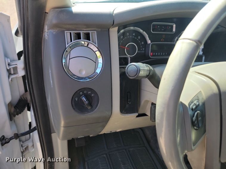 image for item NZ9962 2010 Ford  Expedition XLT SUV