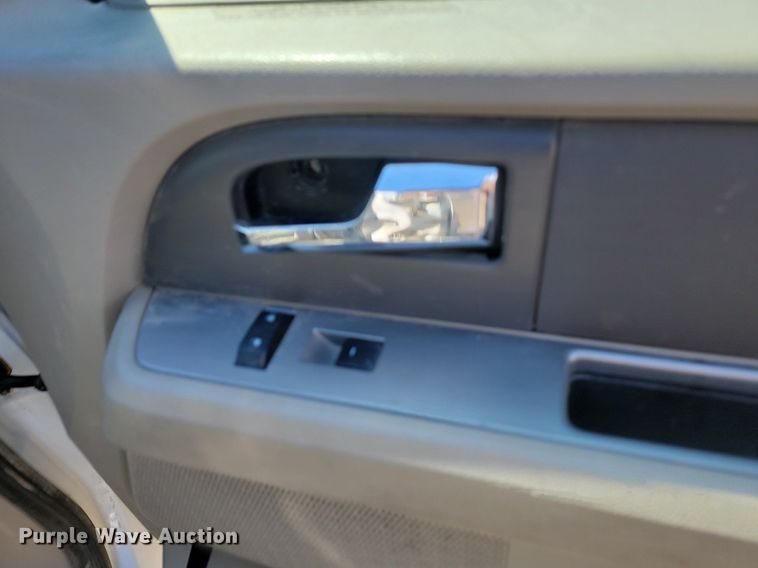 image for item NZ9962 2010 Ford  Expedition XLT SUV