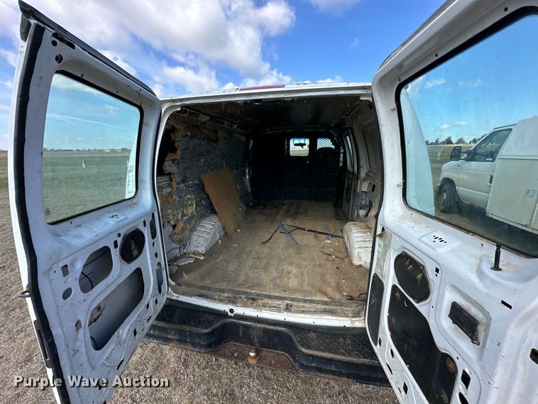 image for item OE9162 2006 Ford E150 van