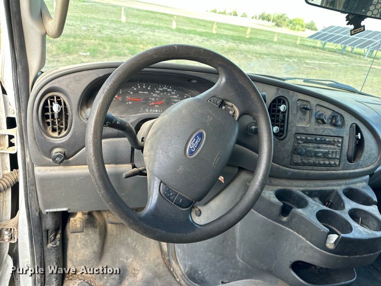 image for item OE9162 2006 Ford E150 van