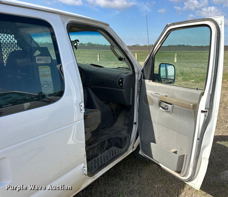 image for item OE9162 2006 Ford E150 van