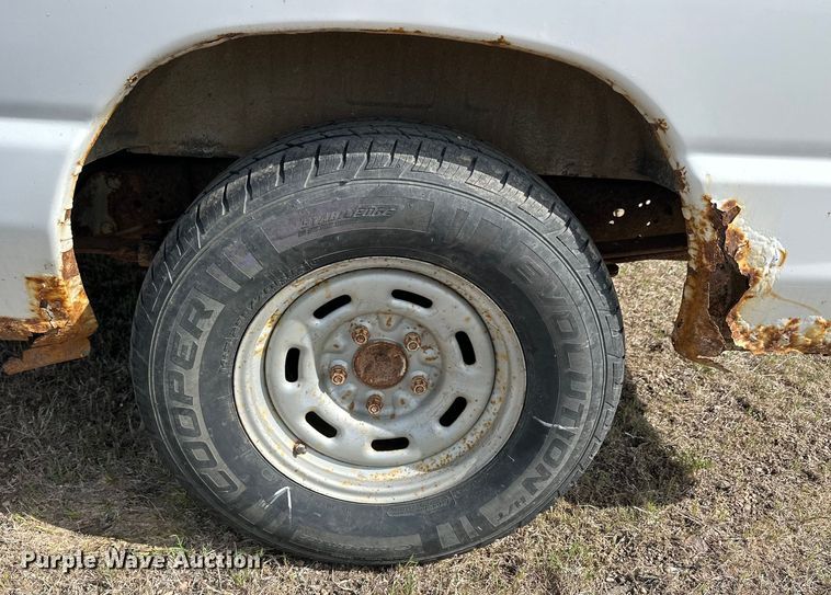 image for item OE9162 2006 Ford E150 van