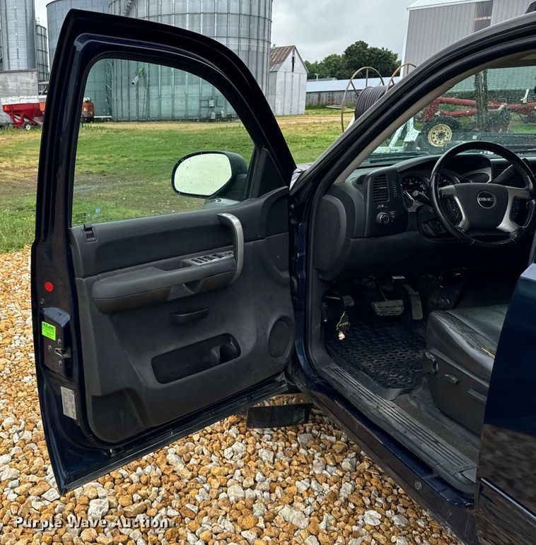 image for item OG9565 2008 GMC  Sierra 1500 Crew Cab pickup truck