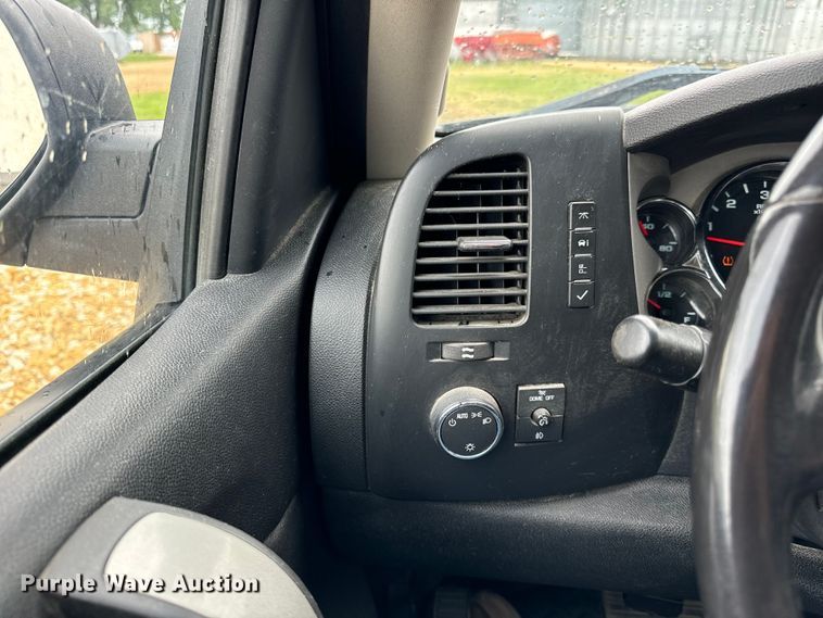 image for item OG9565 2008 GMC  Sierra 1500 Crew Cab pickup truck