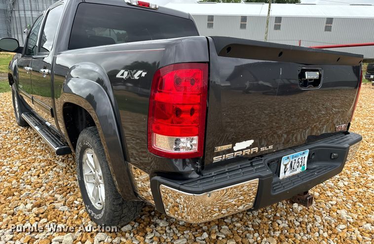 image for item OG9566 2011 GMC Sierra 1500 Crew Cab pickup truck