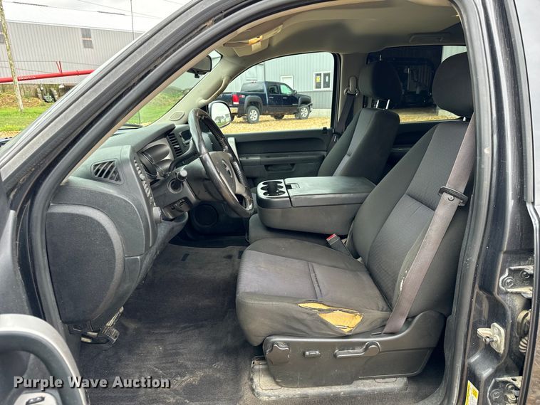 image for item OG9566 2011 GMC Sierra 1500 Crew Cab pickup truck