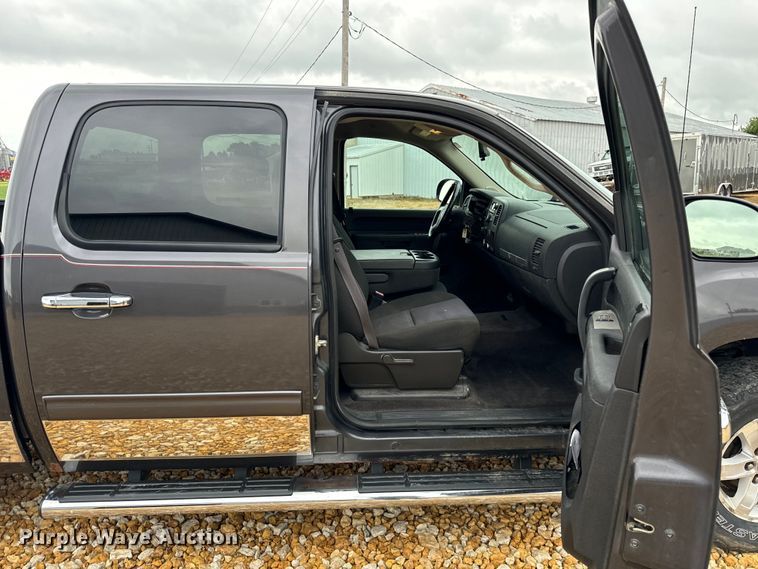 image for item OG9566 2011 GMC Sierra 1500 Crew Cab pickup truck