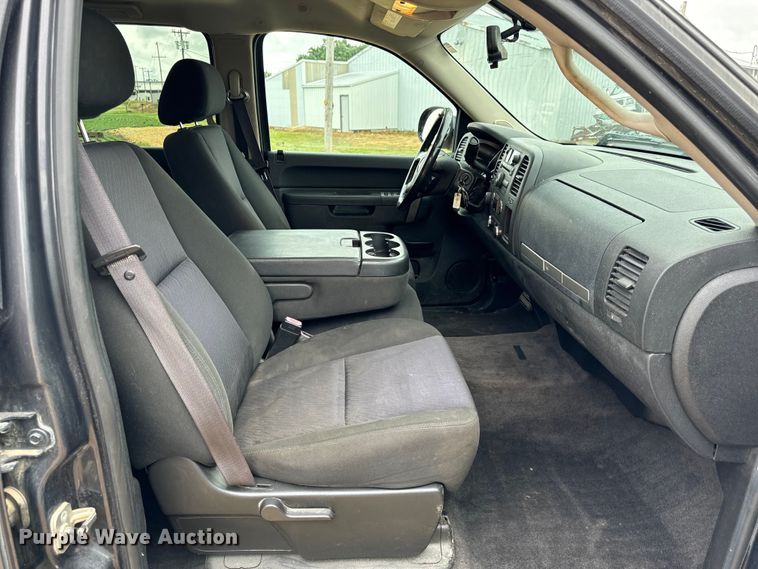 image for item OG9566 2011 GMC Sierra 1500 Crew Cab pickup truck