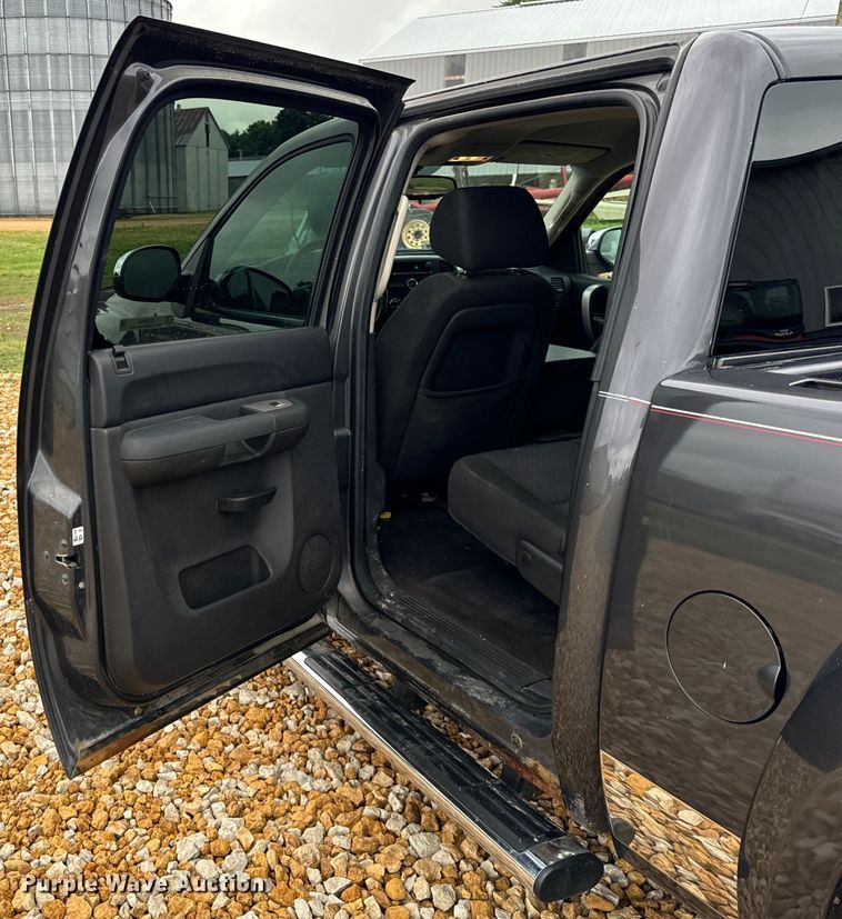 image for item OG9566 2011 GMC Sierra 1500 Crew Cab pickup truck