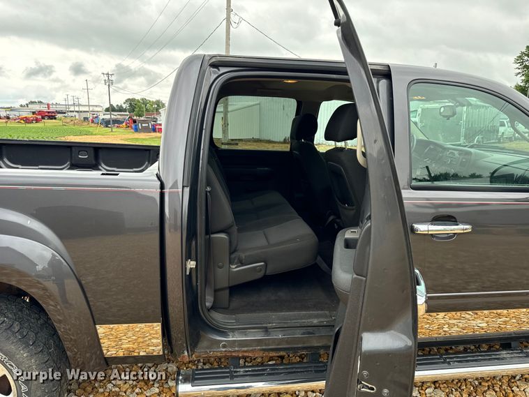 image for item OG9566 2011 GMC Sierra 1500 Crew Cab pickup truck