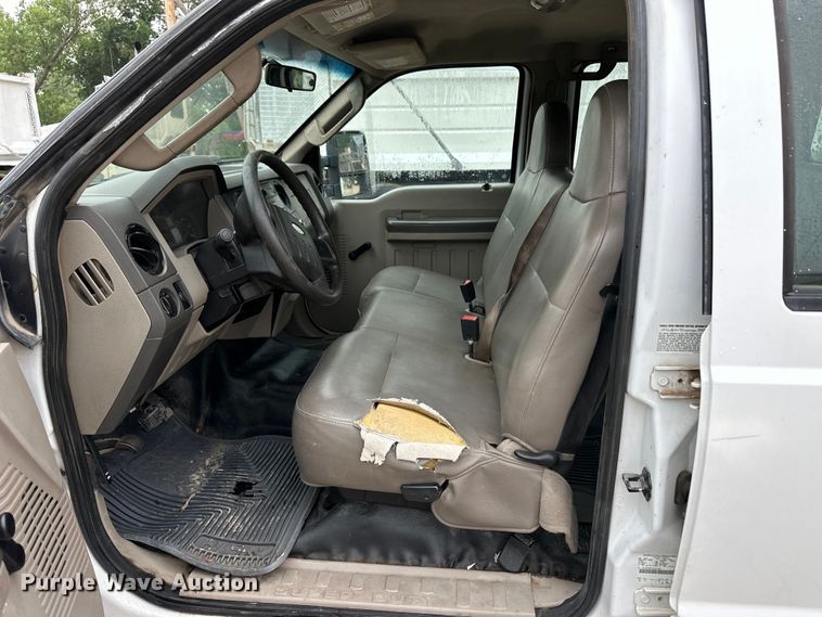 image for item OI9207 2009 Ford F450 Super Duty utility / service truck