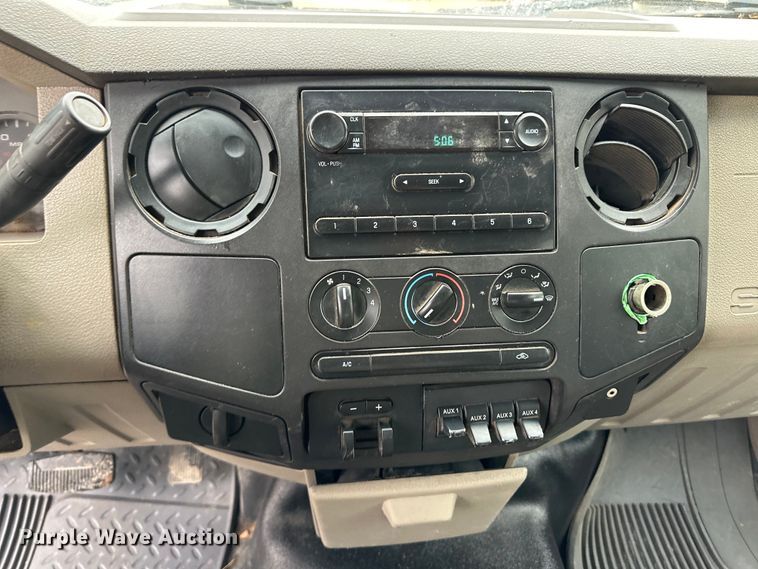 image for item OI9207 2009 Ford F450 Super Duty utility / service truck