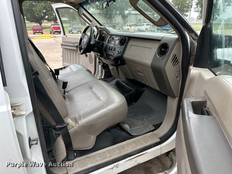 image for item OI9207 2009 Ford F450 Super Duty utility / service truck