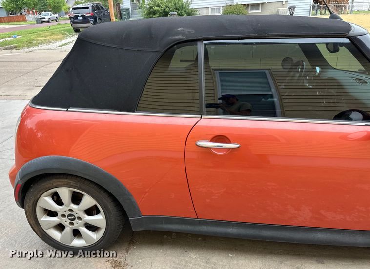 image for item OI9214 2007 Mini Cooper S convertible