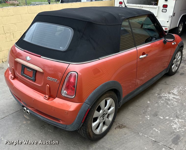 image for item OI9214 2007 Mini Cooper S convertible