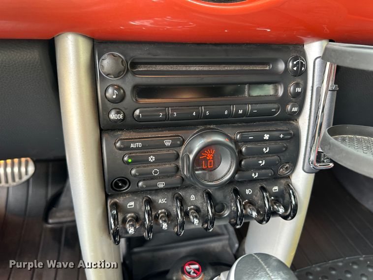 image for item OI9214 2007 Mini Cooper S convertible