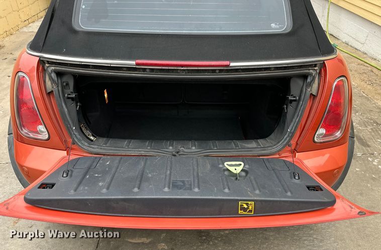 image for item OI9214 2007 Mini Cooper S convertible