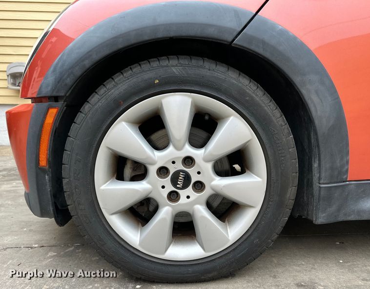 image for item OI9214 2007 Mini Cooper S convertible