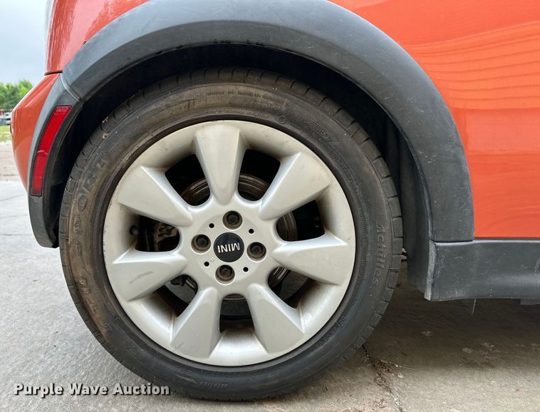 image for item OI9214 2007 Mini Cooper S convertible