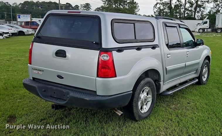 image for item OK9886 2002 Ford Explorer Sport Trac pickup truck